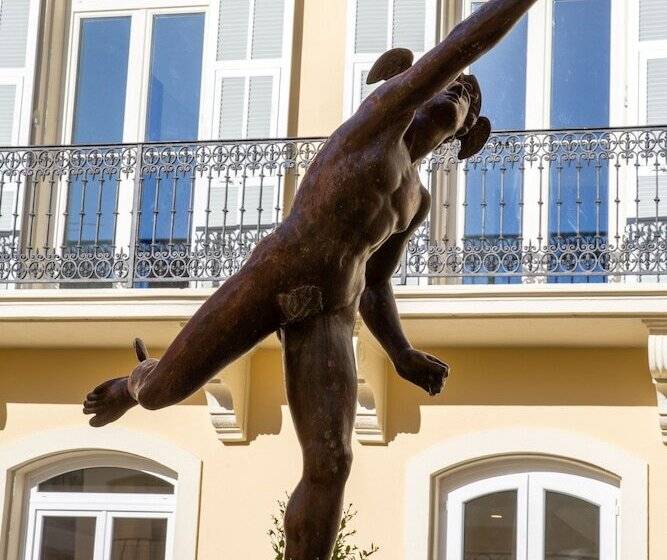 ホテル Apollinaire Nice