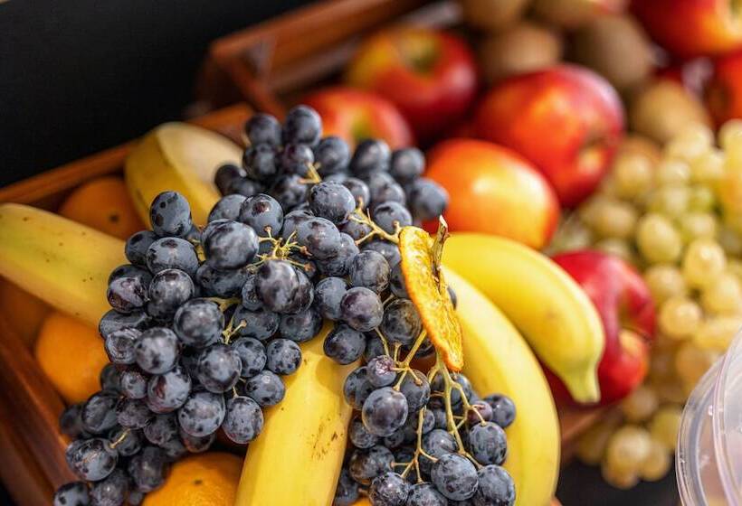 ホテル Apollinaire Nice