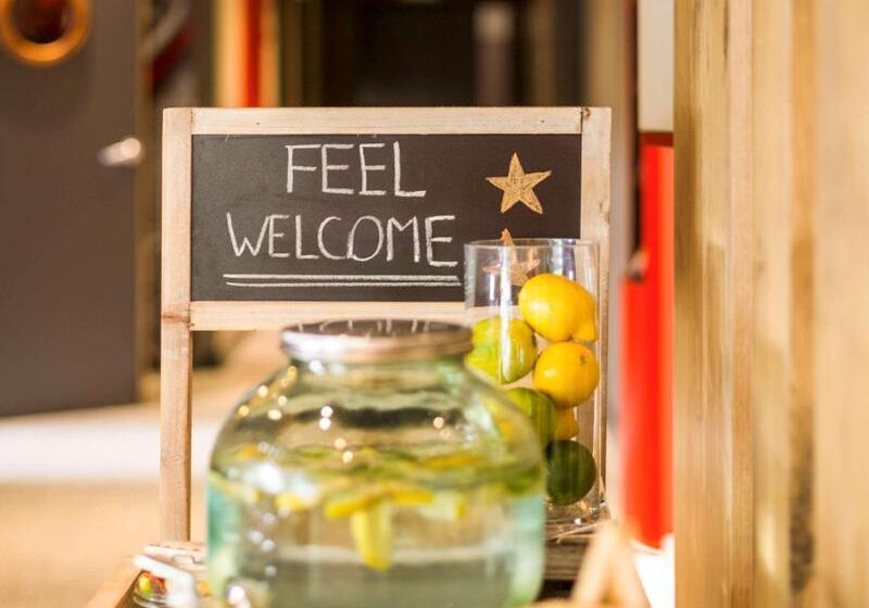 בית מלון כפרי Ibis Barcelona Castelldefels