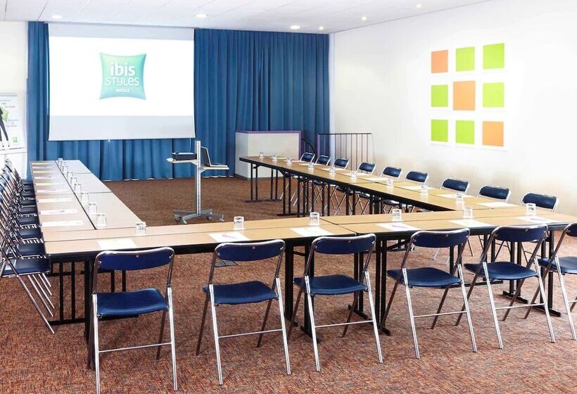 호텔 Ibis Styles Arles Palais Des Congrès