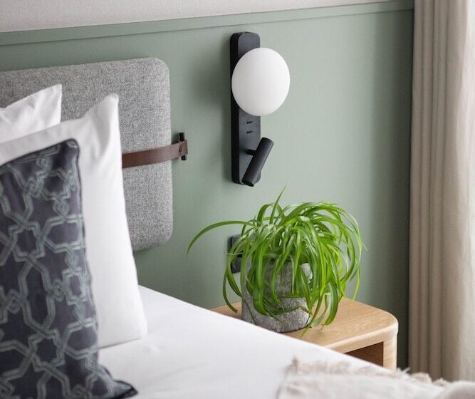 Inhabit Queen S Gardens, A Member Of Design Hotels