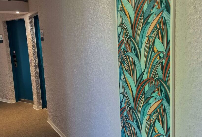 Отель Kyriad Angoulême Nord Champniers Hôtel & Résidence