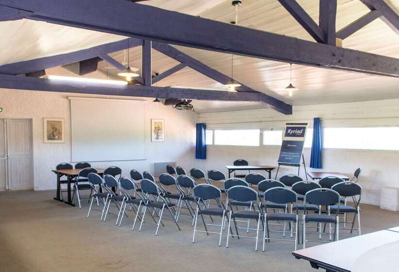 Отель Kyriad Angoulême Nord Champniers Hôtel & Résidence