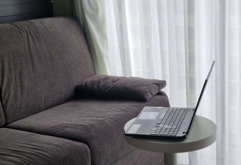 Отель Kyriad Angoulême Nord Champniers Hôtel & Résidence