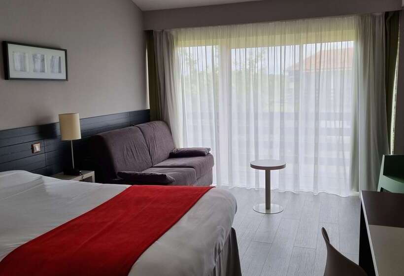 Отель Kyriad Angoulême Nord Champniers Hôtel & Résidence