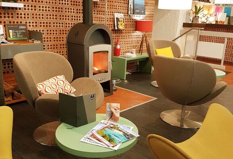 Отель Kyriad Angoulême Nord Champniers Hôtel & Résidence