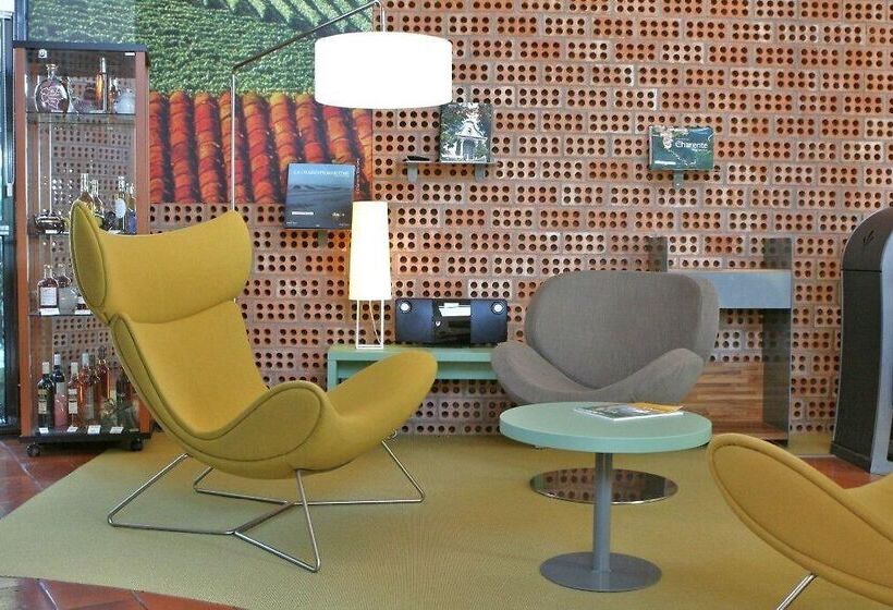 Отель Kyriad Angoulême Nord Champniers Hôtel & Résidence