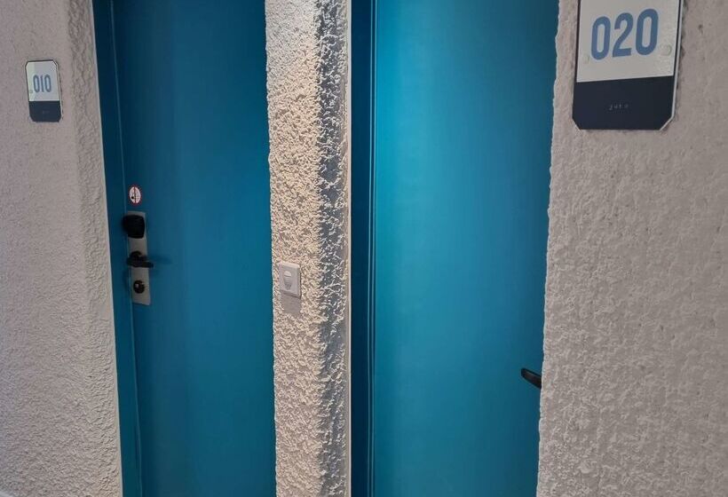 Отель Kyriad Angoulême Nord Champniers Hôtel & Résidence