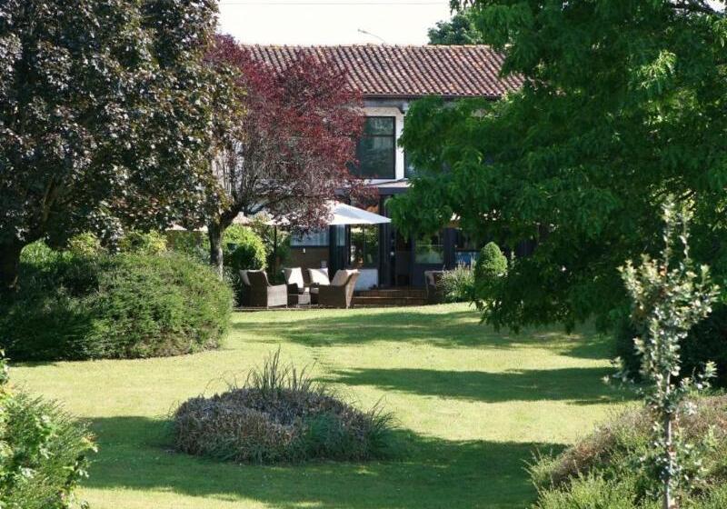 Отель Kyriad Angoulême Nord Champniers Hôtel & Résidence