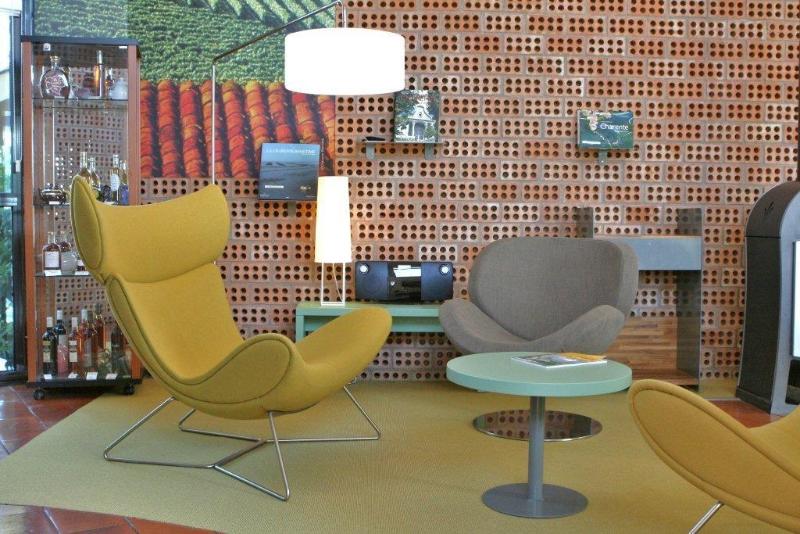 Отель Kyriad Angoulême Nord Champniers Hôtel & Résidence