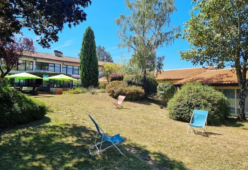 Отель Kyriad Angoulême Nord Champniers Hôtel & Résidence