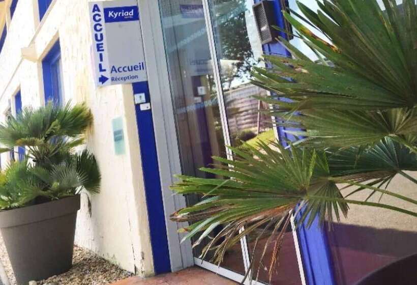 Отель Kyriad Angoulême Nord Champniers Hôtel & Résidence