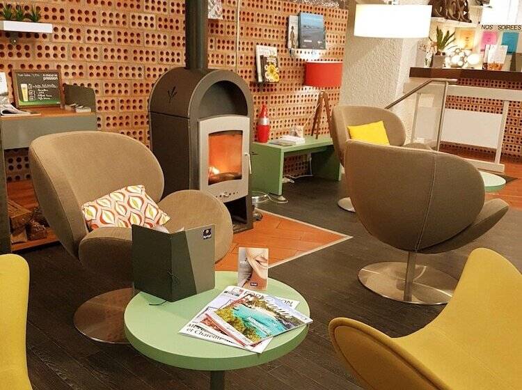 Отель Kyriad Angoulême Nord Champniers Hôtel & Résidence