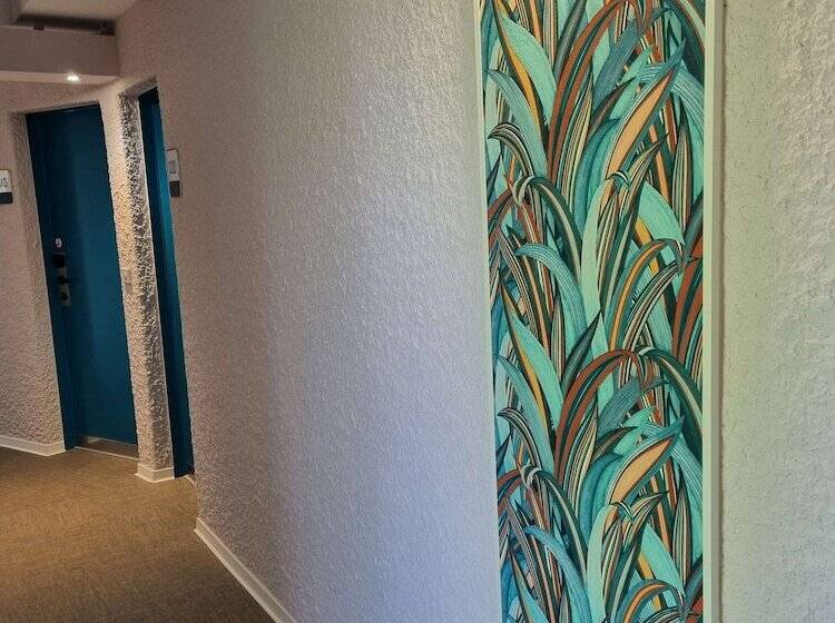 Отель Kyriad Angoulême Nord Champniers Hôtel & Résidence