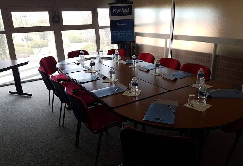 Отель Kyriad Angoulême Nord Champniers Hôtel & Résidence