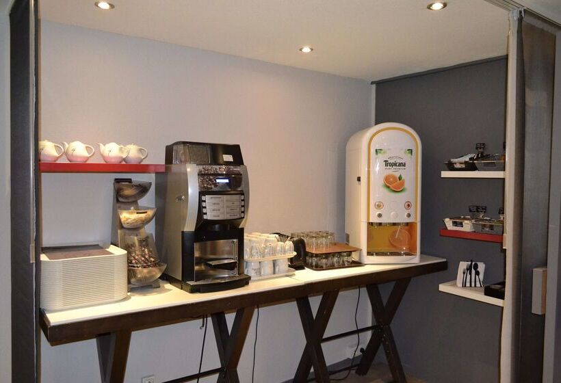 בית מלון כפרי Restaurant Kyriad Brive Centre