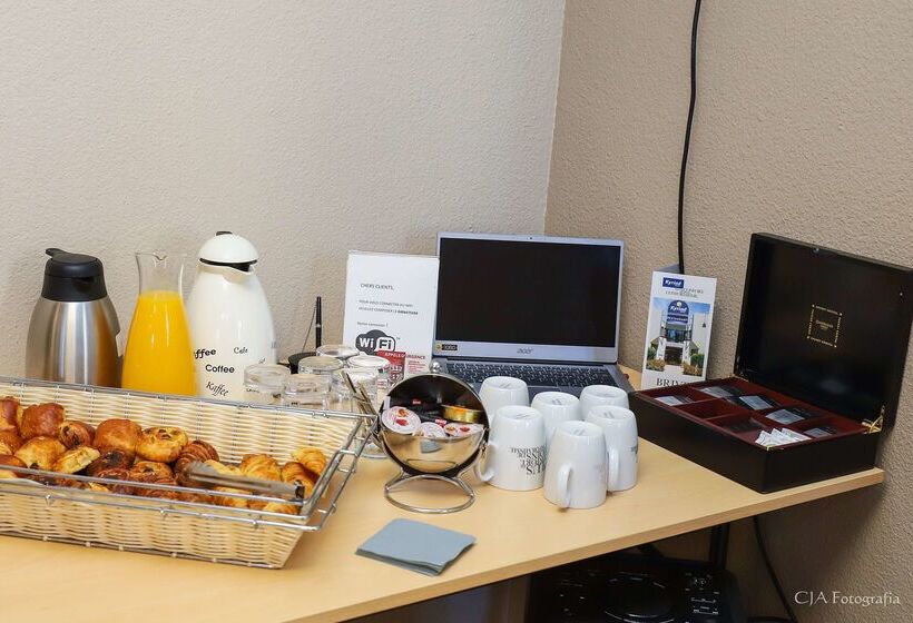 בית מלון כפרי Restaurant Kyriad Brive Centre