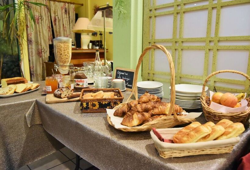 Hotel De Carentan   Anciennement Kyriad