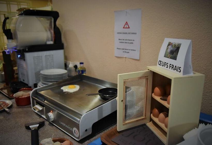 Hotel De Carentan   Anciennement Kyriad