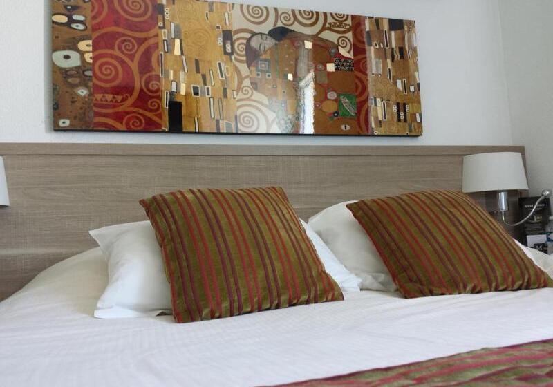 Hotel De Carentan   Anciennement Kyriad