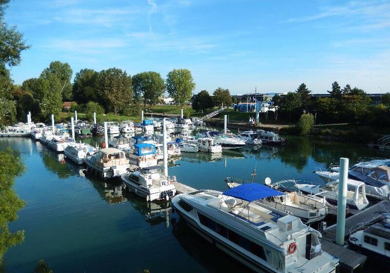 ホテル Kyriad Chalon Sur Saone Centre