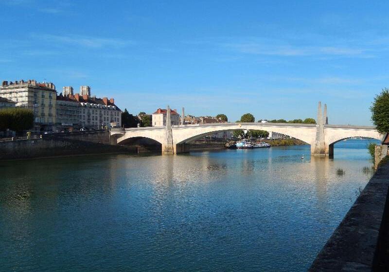 ホテル Kyriad Chalon Sur Saone Centre