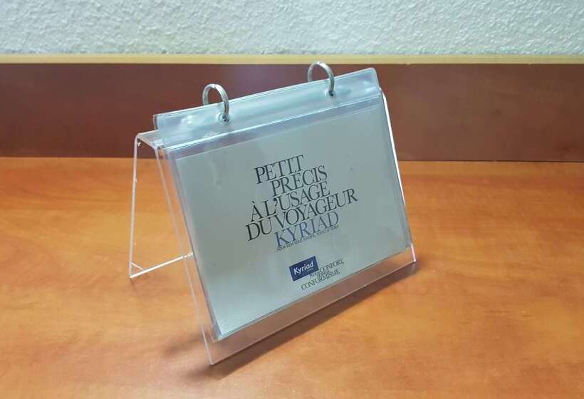 فندق Kyriad Chantilly