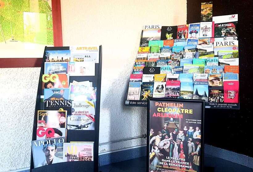 فندق Kyriad Chantilly