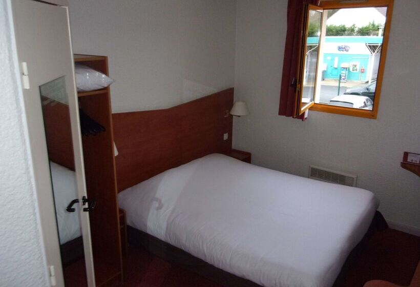 فندق Kyriad Chantilly