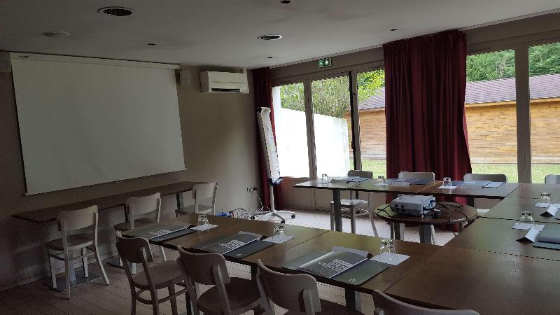 فندق Kyriad Chantilly