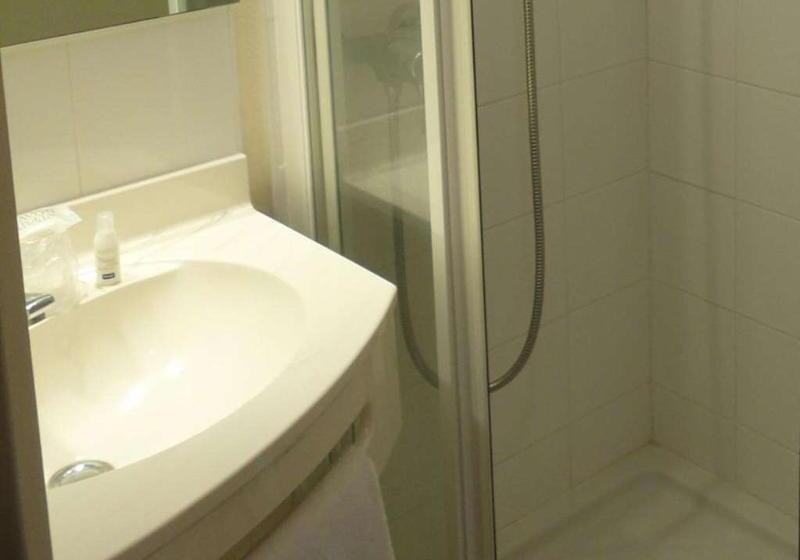 فندق Kyriad Chantilly