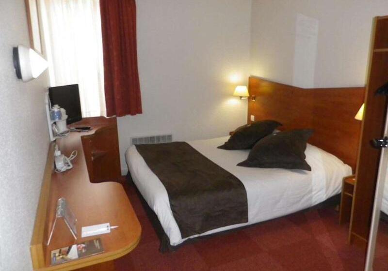 فندق Kyriad Chantilly