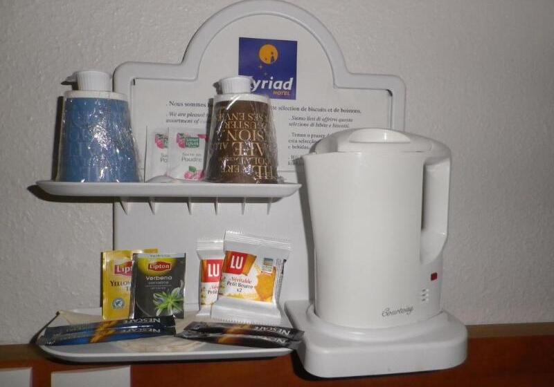 فندق Kyriad Chantilly