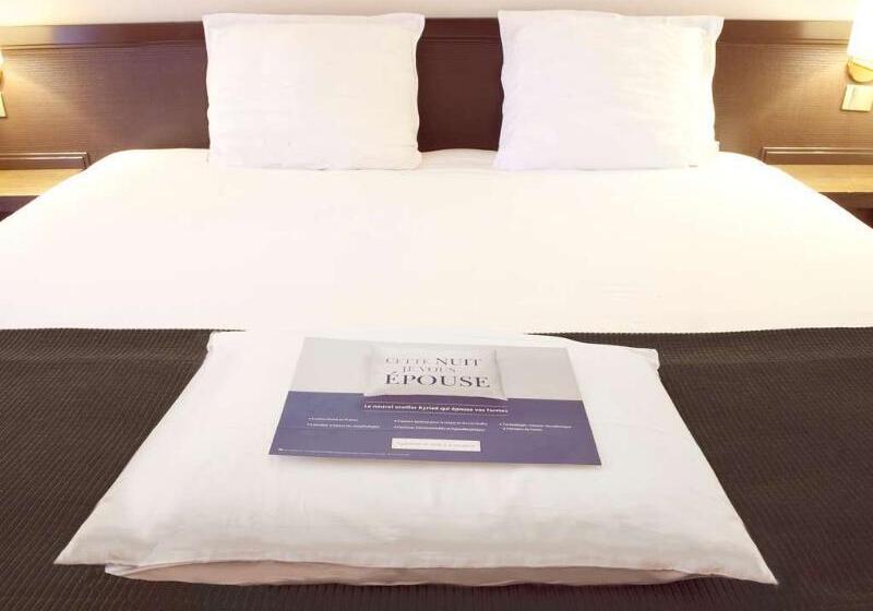 فندق Kyriad Chantilly