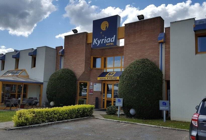 فندق Kyriad Chantilly