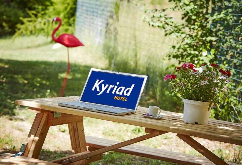 Отель Kyriad Digne Les Bains