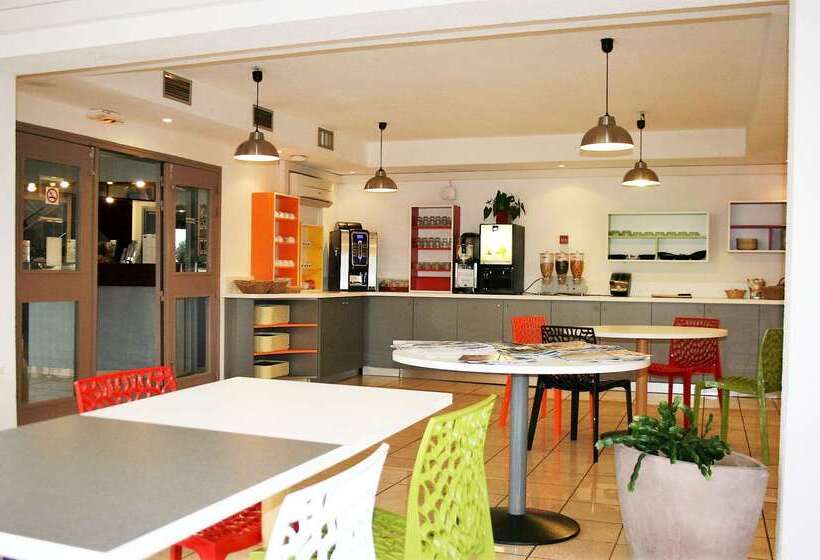 فندق Kyriad Direct Arles