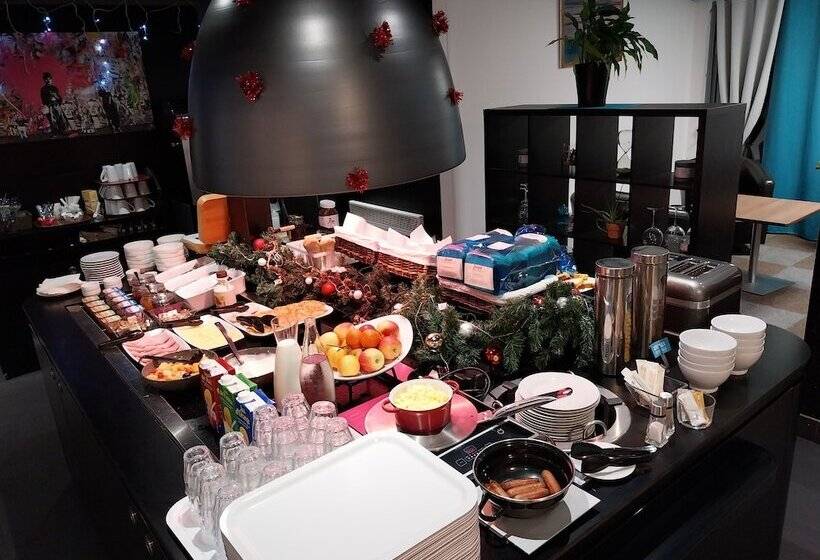 ホテル Kyriad Direct Marseille Est  La Valentine