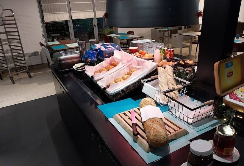 ホテル Kyriad Direct Marseille Est  La Valentine