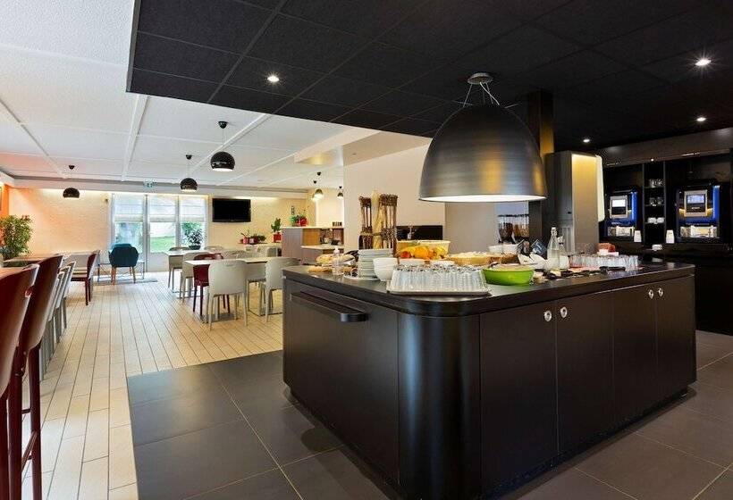 ホテル Kyriad Direct Nancy Sud Vandoeuvre