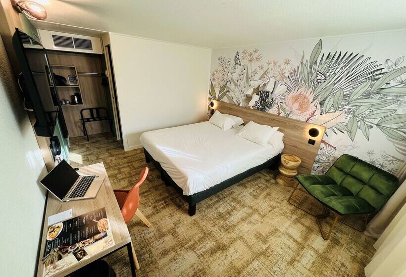 Отель Kyriad Aéroport Marseille