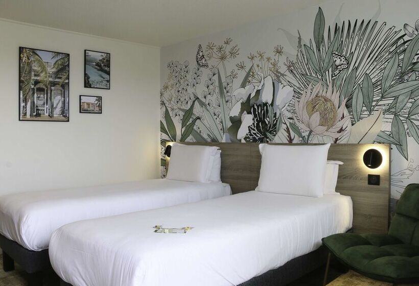 Отель Kyriad Aéroport Marseille