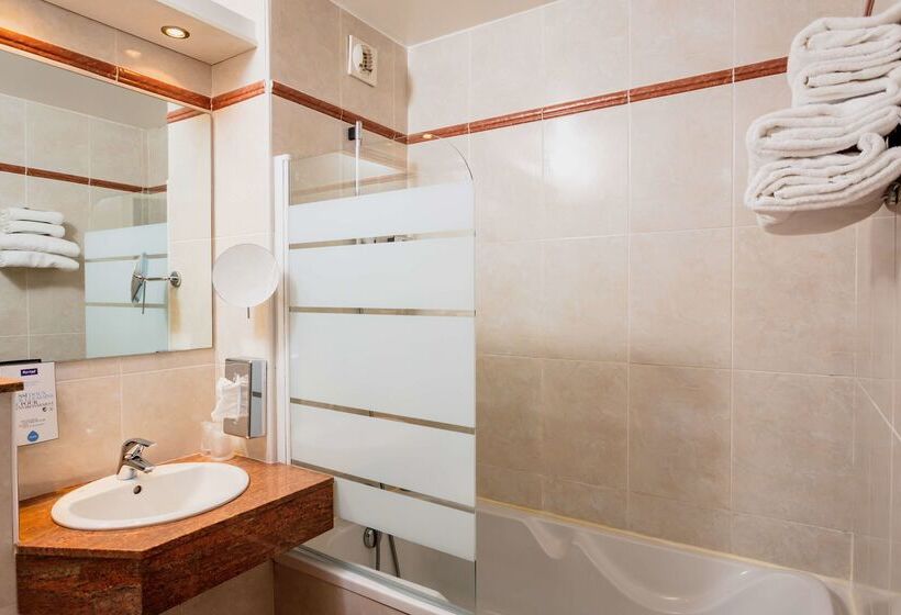 酒店 Kyriad Nîmes Ouest A9