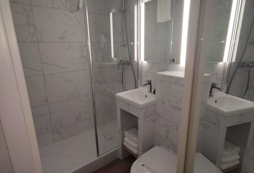 酒店 Kyriad Nîmes Ouest A9