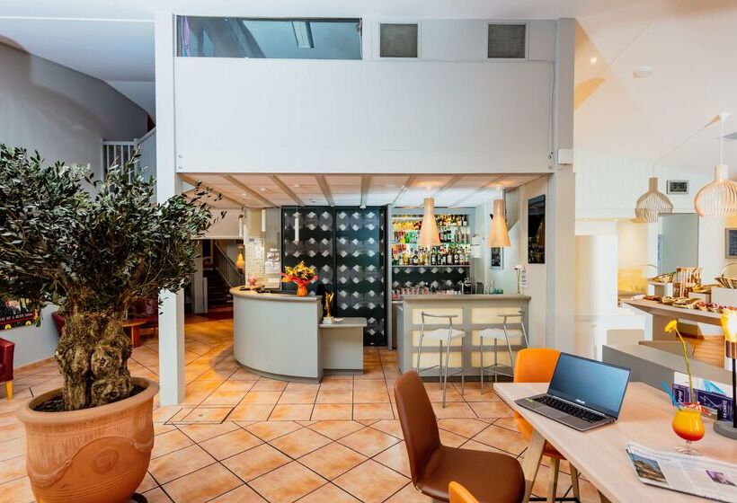 酒店 Kyriad Nîmes Ouest A9