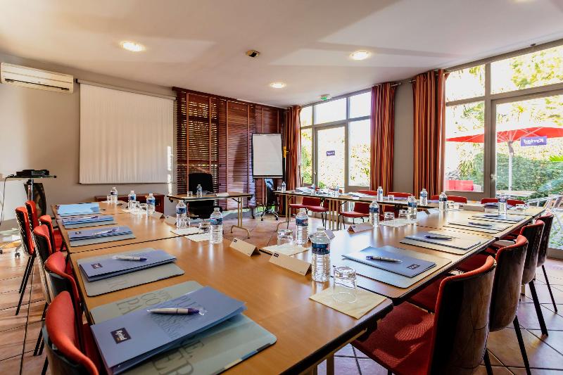 酒店 Kyriad Nîmes Ouest A9