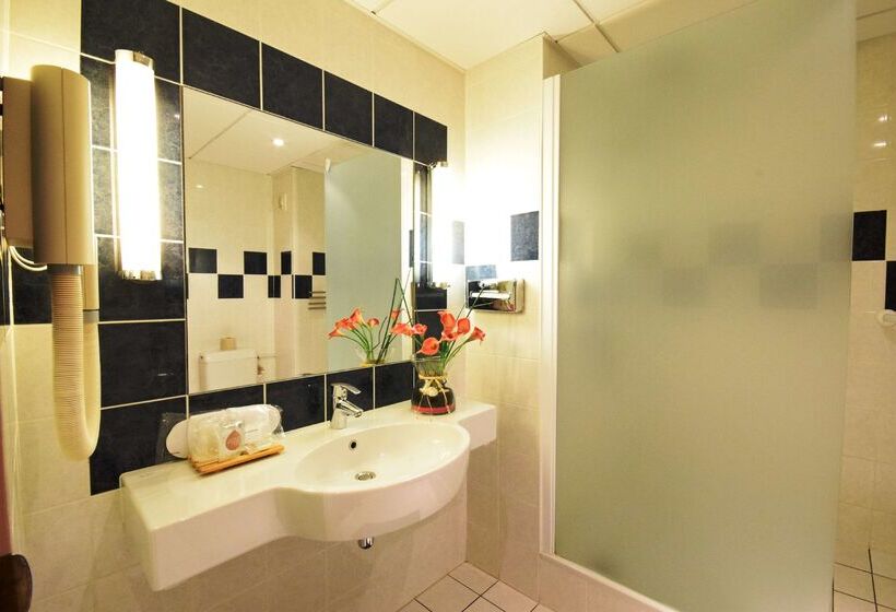 هتل Kyriad Prestige Bordeaux Aeroport