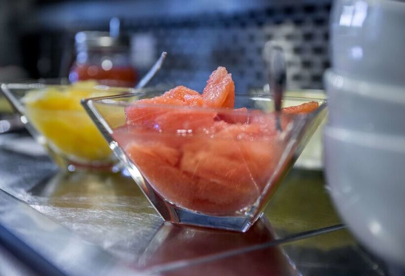 Отель Kyriad Rennes Nord