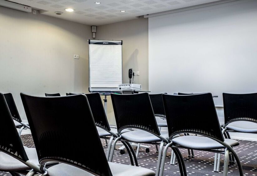 Отель Kyriad Rennes Nord