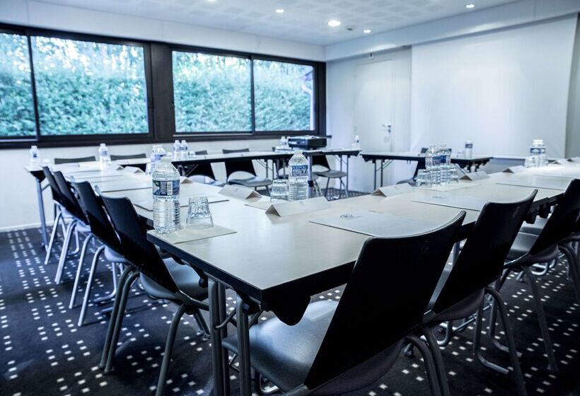 Отель Kyriad Rennes Nord